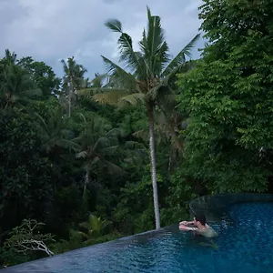 4* Aldeamento Turístico Tirta Arum